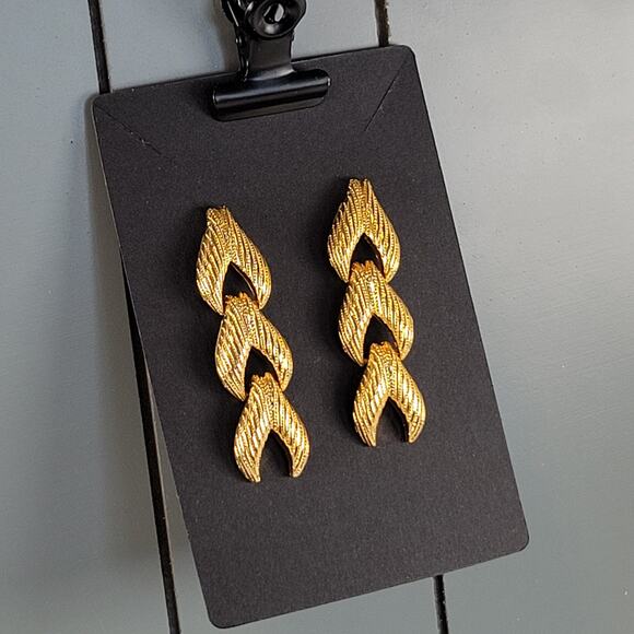 Gold Tone Textured Link Drop Earrings 3 Segment Dangle Pierced 1.77" Vintage - Picture 7 of 7